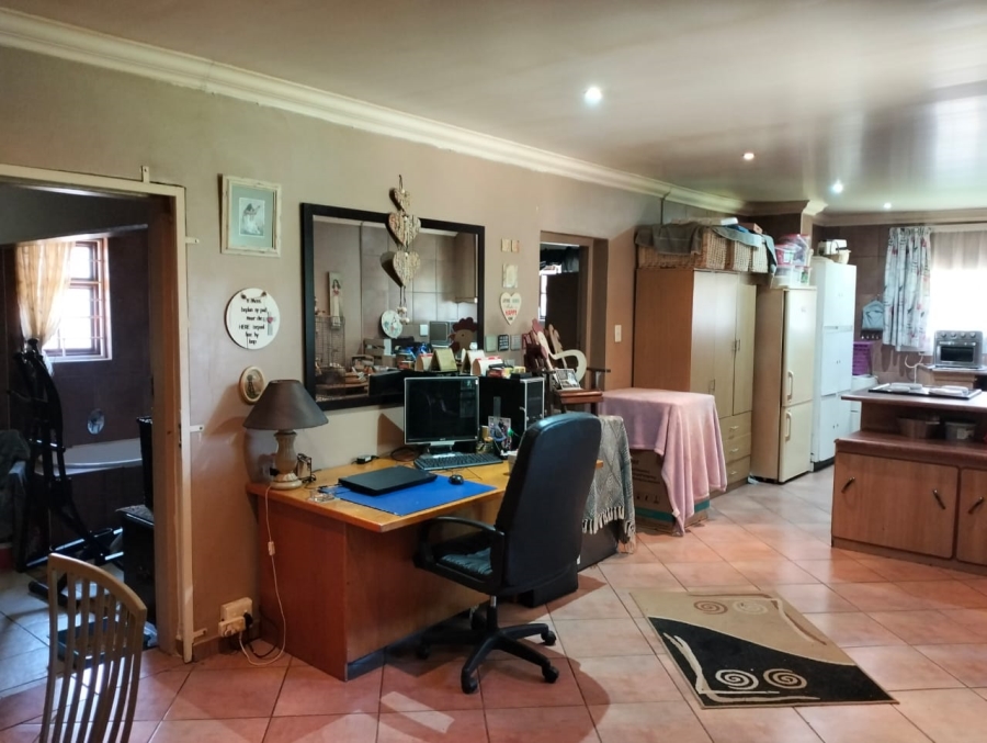 5 Bedroom Property for Sale in Songloed North West